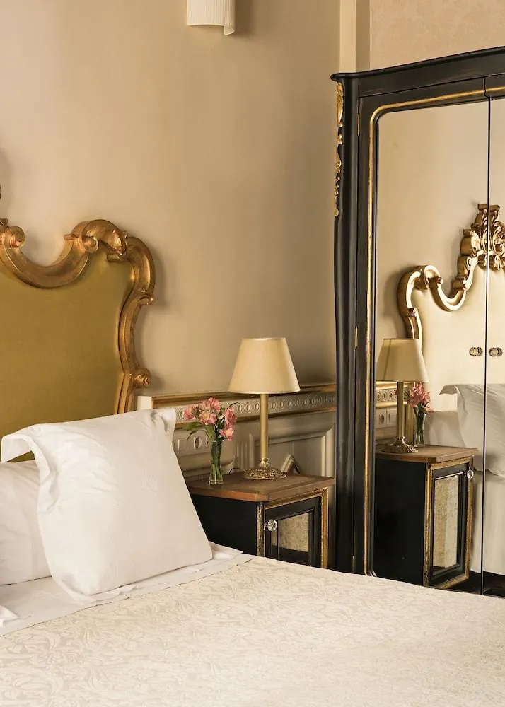 Hotel Casa 1800 Granada 3*,